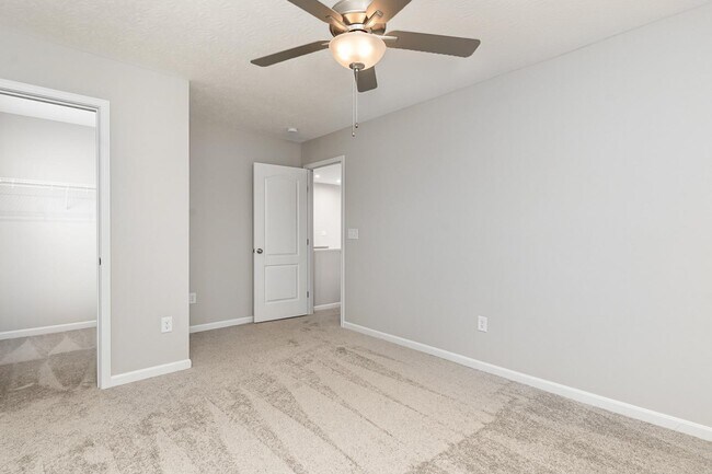 Building Photo - 620 Hogrefe Rd