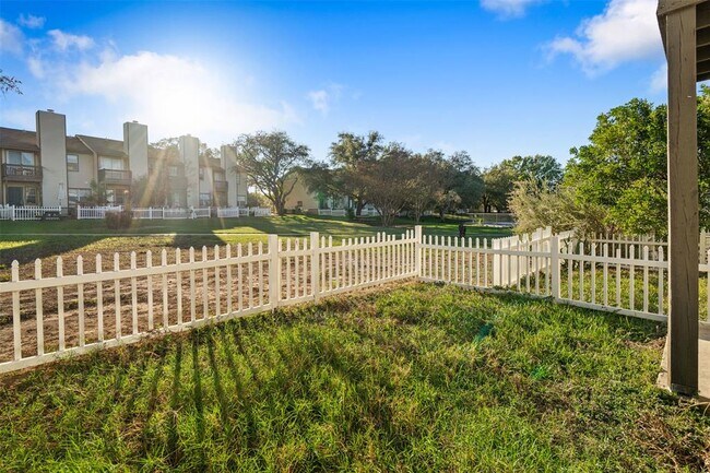 Building Photo - 1848 River Crossing Cir