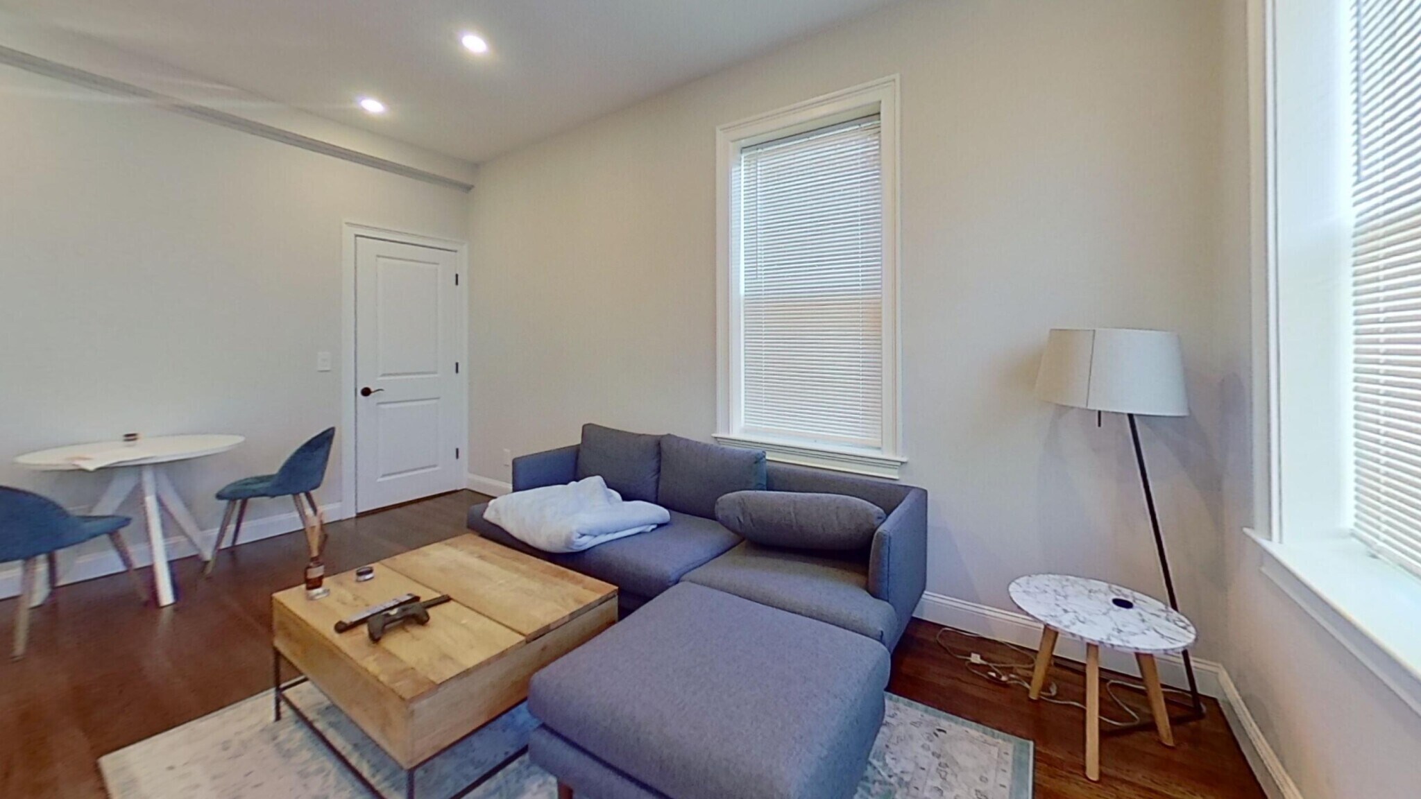 Building Photo - 2009 Commonwealth Ave