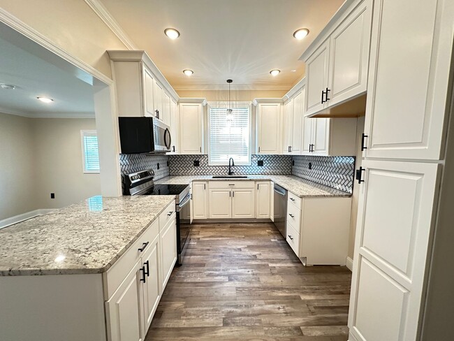 Building Photo - 408 Branch St