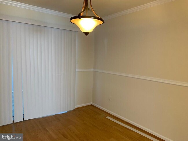 Building Photo - 8200 Aspen Glen Ct