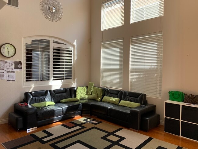 Living room - 18950 Caminito Cantilena