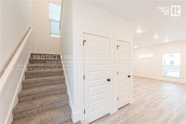 Building Photo - 861 Reading RR Ln