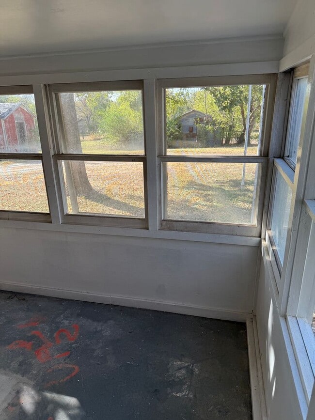 Building Photo - 3 Bedroom 3 Bath on an 1 Acre Landlord does yard