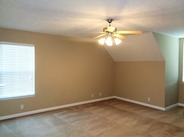 Building Photo - 1176 Saint Andrews Dr