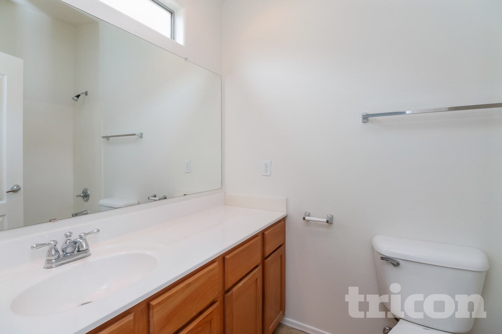 Building Photo - 1350 S Greenfield Rd