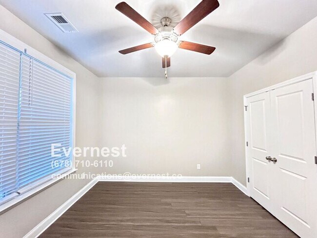 Building Photo - 355 Caledonia Ct