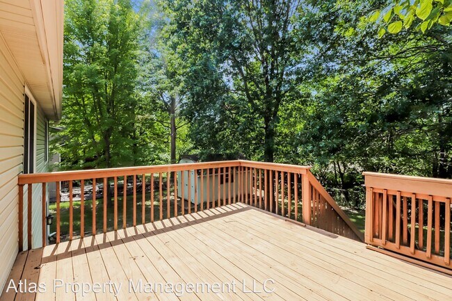 Building Photo - 3 br, 3 bath House - 704 Canter St