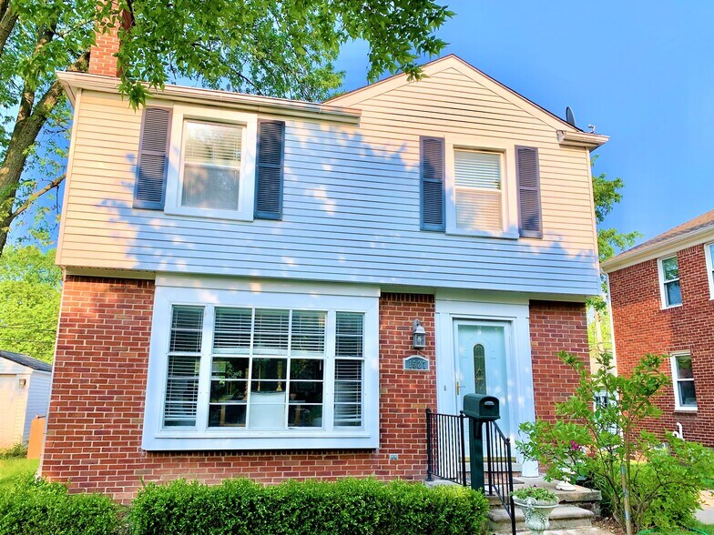 Building Photo - 1527 S Eton St