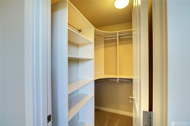 Building Photo - 3Bd/2.75Ba Issaquah Home