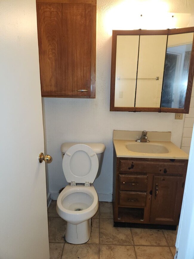 Building Photo - 1890 Kalmia St