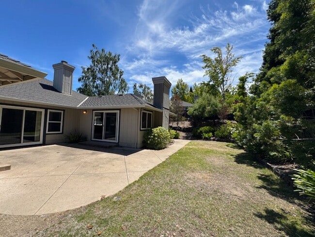 Building Photo - Spacious 4 bedroom, single level home in M...