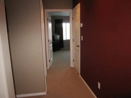 Building Photo - 10415 Lilac Square Ave