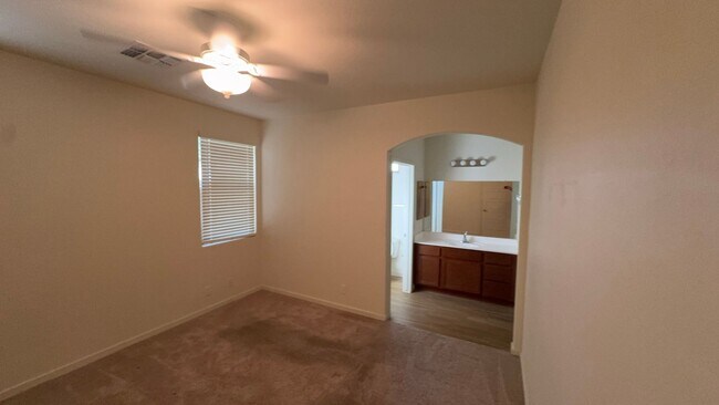 Building Photo - 2350 S Olivewood
