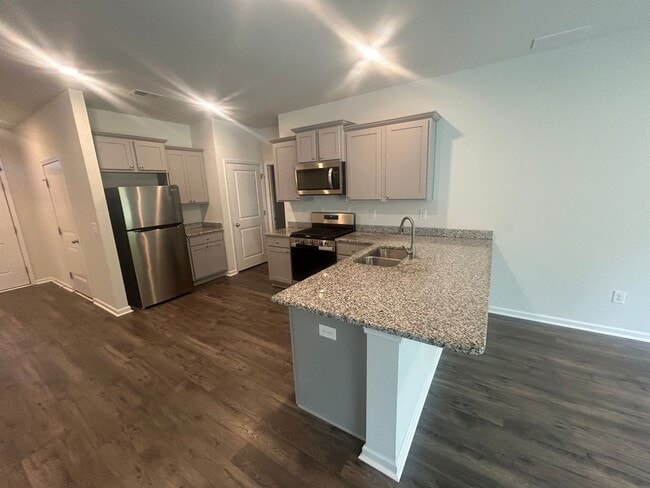 Building Photo - 304 Emery Oak Dr