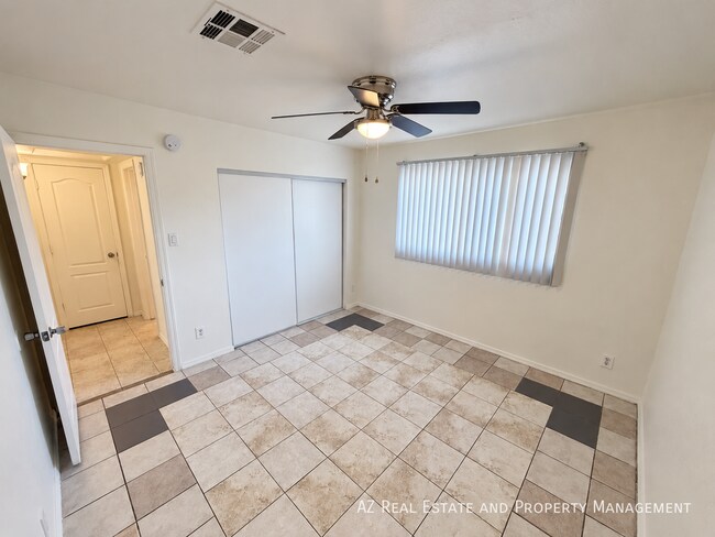 Building Photo - 10648 N 15th Ave