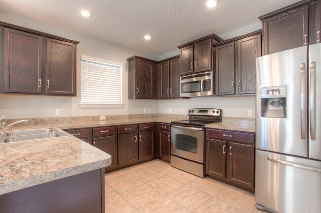 Building Photo - 6794 Glenbrook Dr