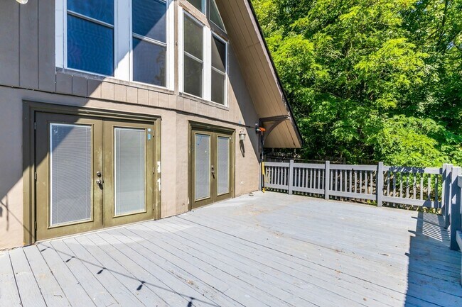 Building Photo - 272 Rio Vista Dr