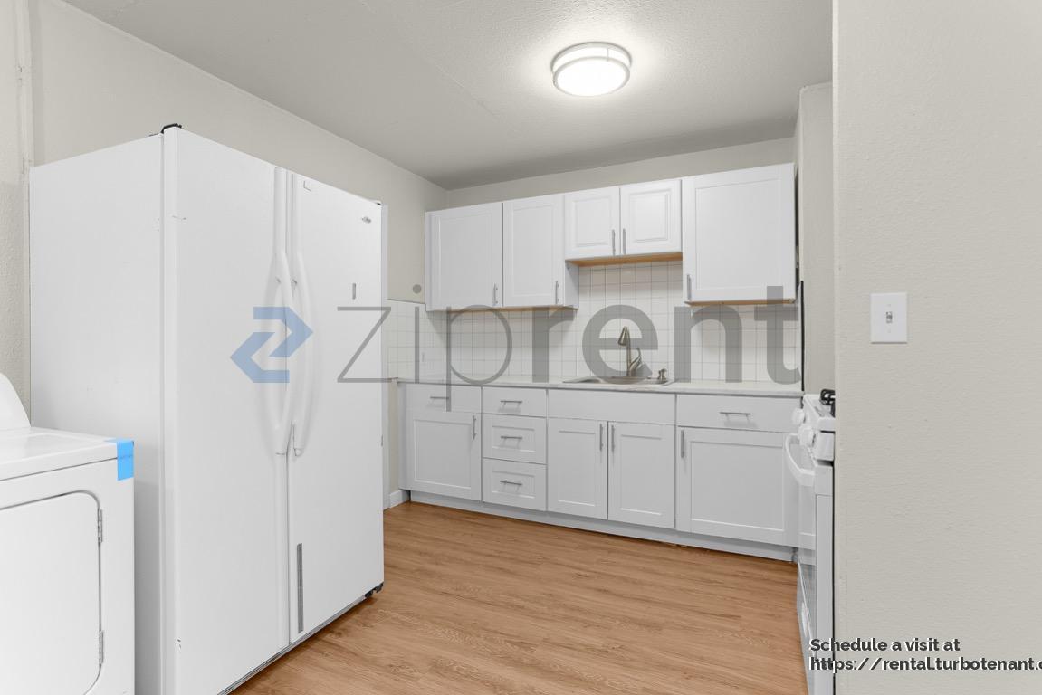 Building Photo - 1502 Kirkland Ave NE