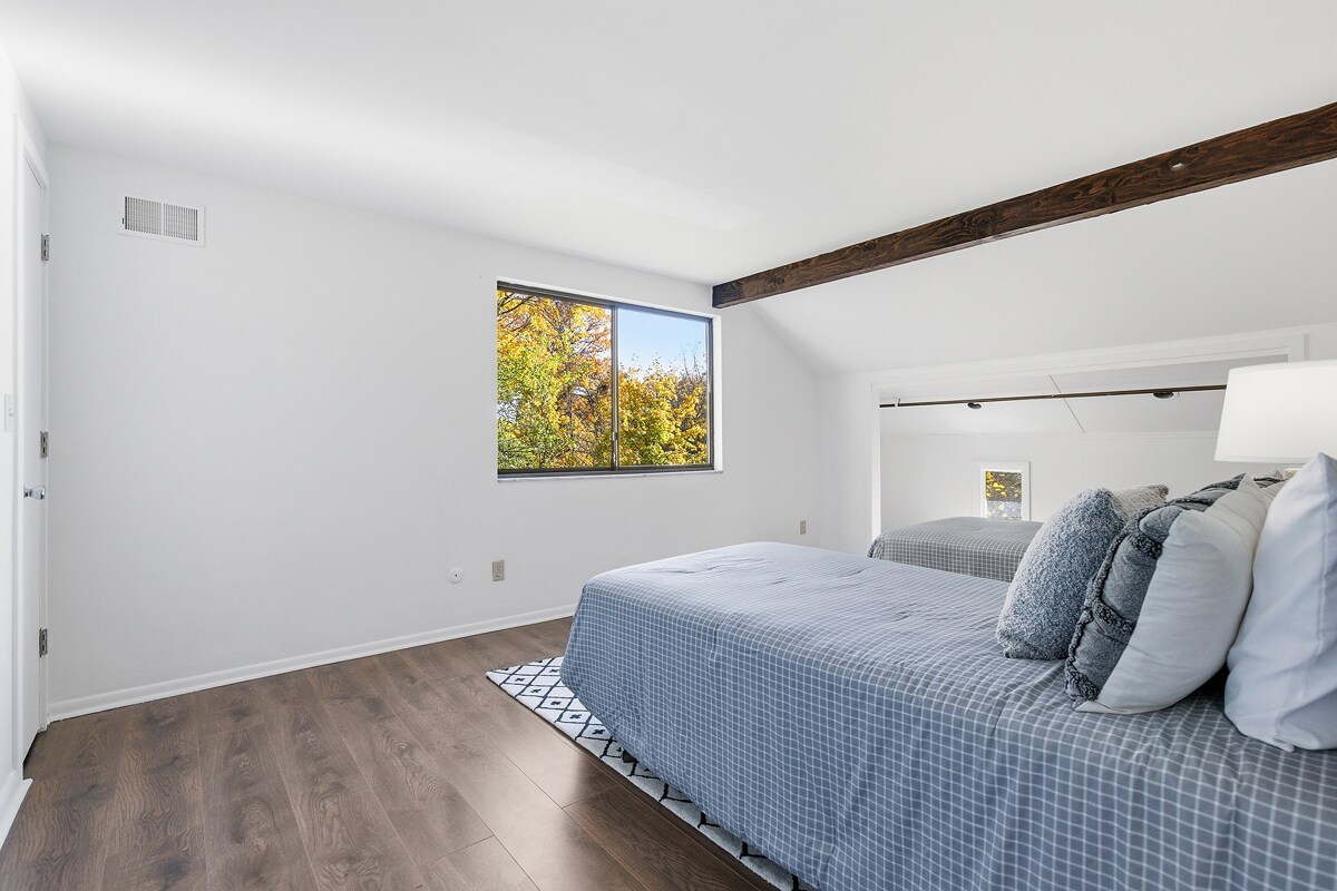 Building Photo - 1 Myrtle Hill Rd