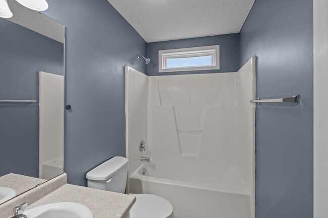 Building Photo - 202 Fairmount Way