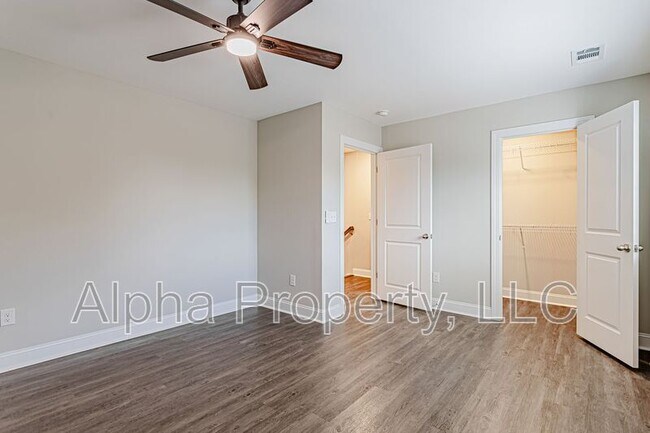 Building Photo - 105 Remount Way