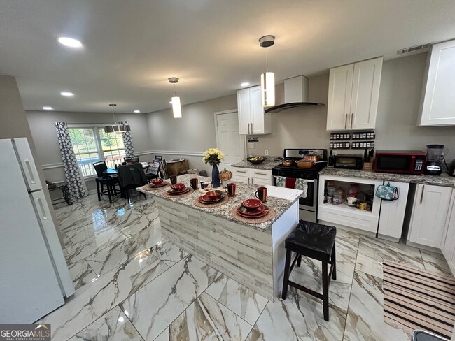 Building Photo - 15 Oak Hill Ct