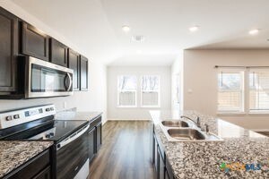 Building Photo - 609 Eaton Dr