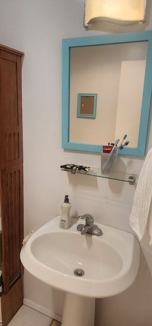 Building Photo - Fully furnished 2-bedroom, 2-bathroom town...