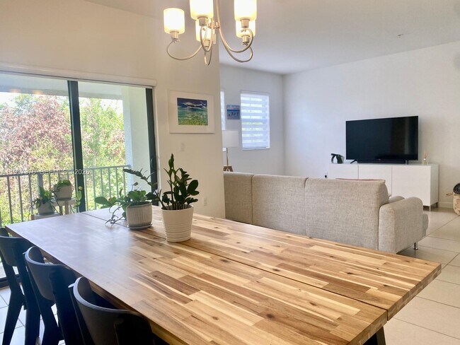 Building Photo - 10620 NW 88th St