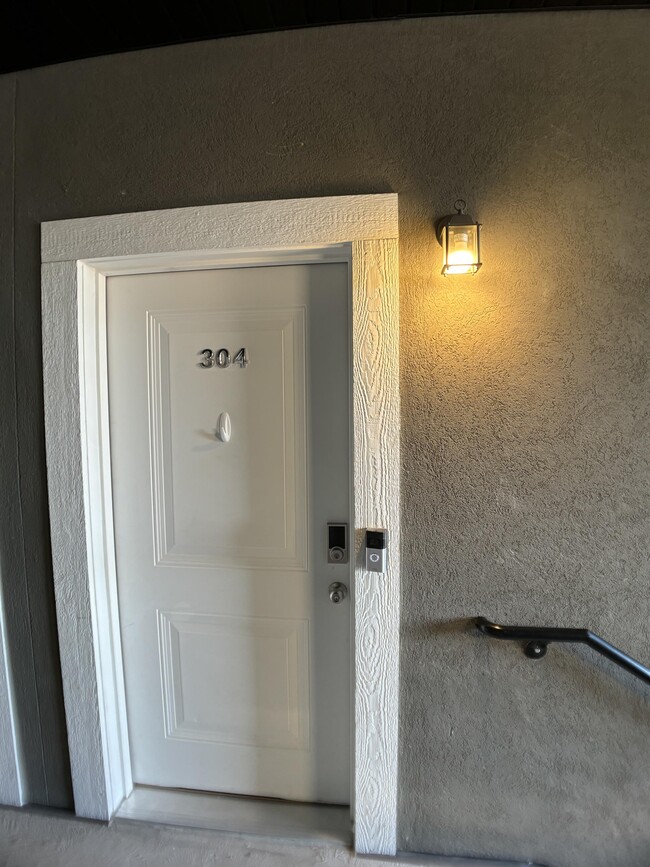 Building Photo - 463 W 60 S