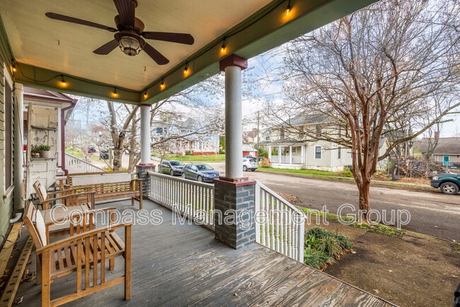 Building Photo - 625 Luttrell St