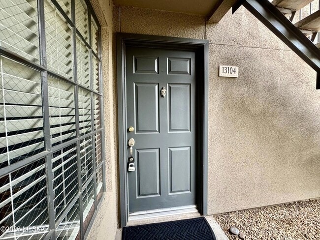 Building Photo - 5855 N Kolb Rd