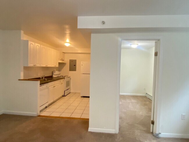 Building Photo - Nice 3 bed in Packards corner