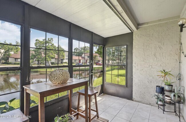 Building Photo - 8300 Plaza Gate Ln