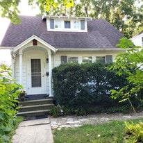 Building Photo - 726 Briar Hill Rd