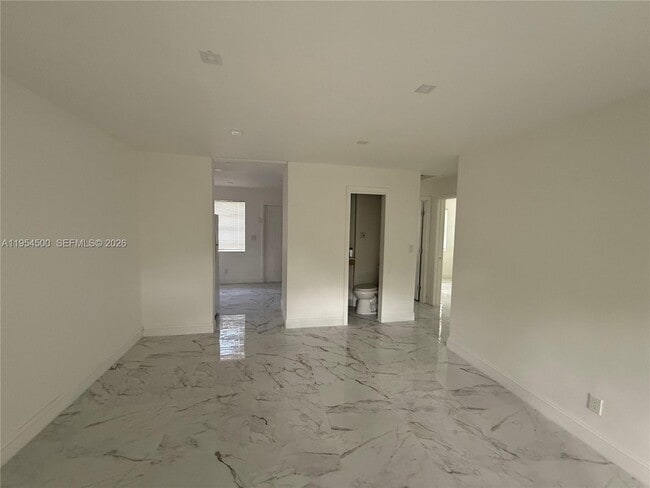 Building Photo - 505 N 24th Ave