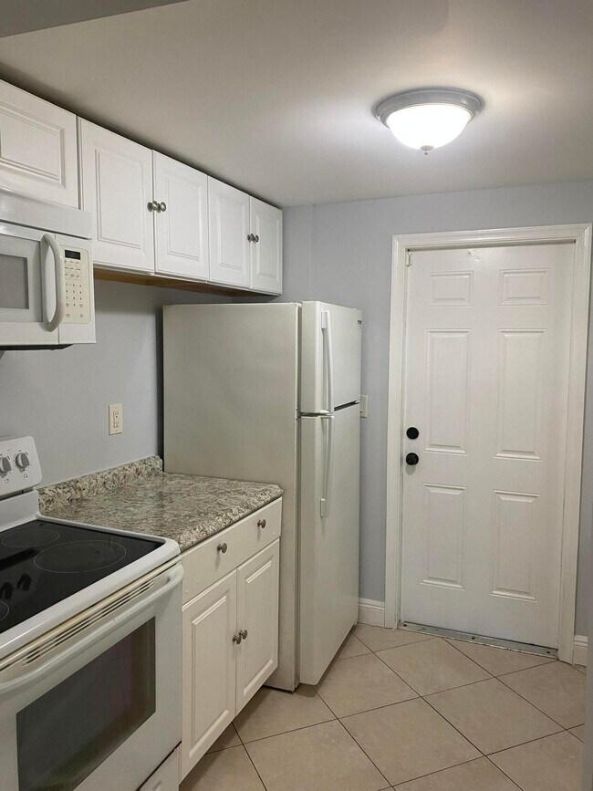 Building Photo - 508 57th St