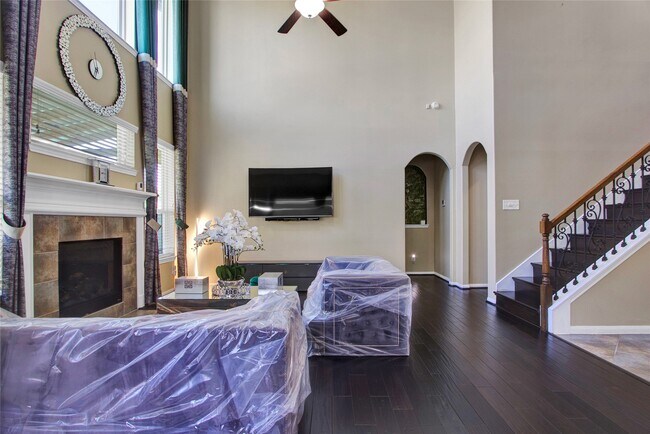 Building Photo - 1242 S Maple Dr