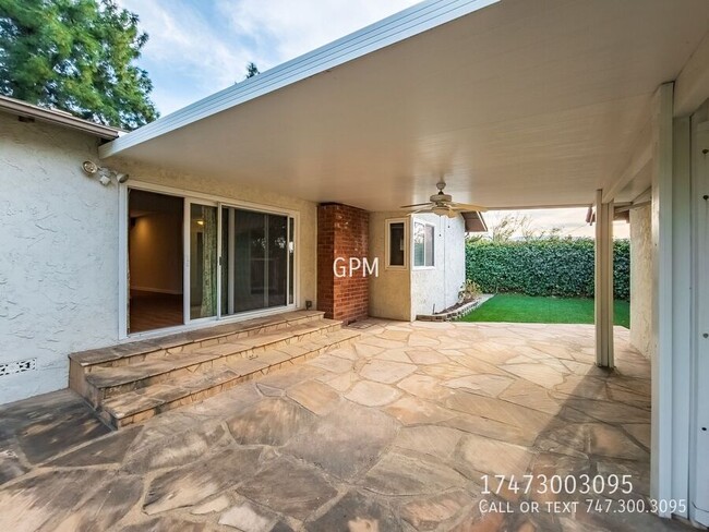 Building Photo - Dream Home in La Crescenta!