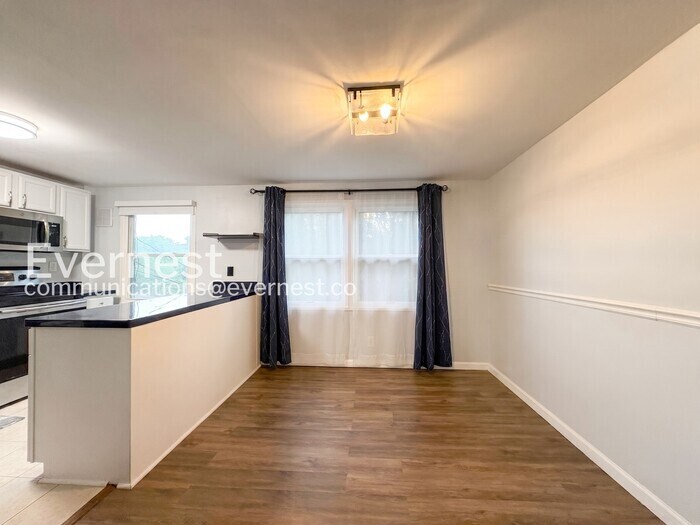 Building Photo - 6405 Loch Crest Ct