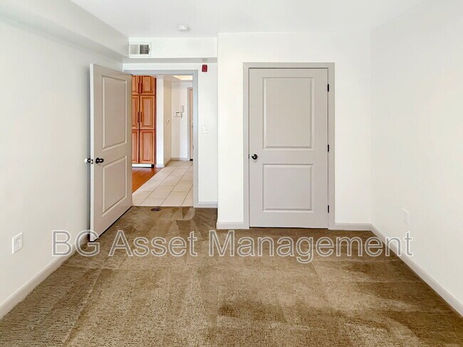 Building Photo - 1459 MacArthur Blvd