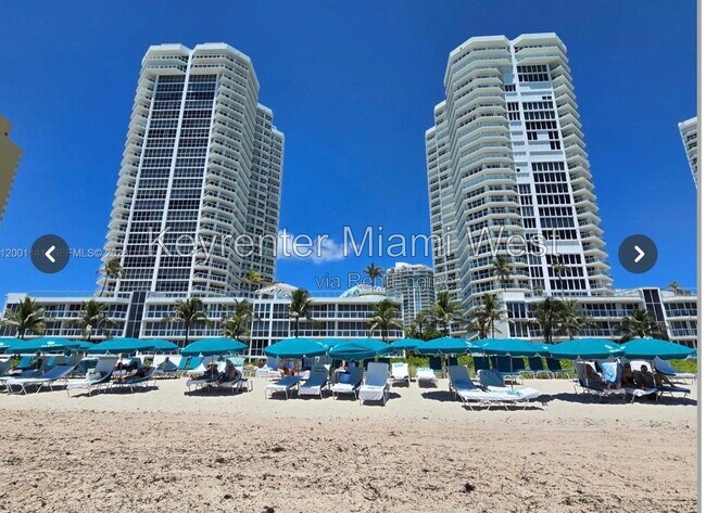 Building Photo - 16485 Collins Ave
