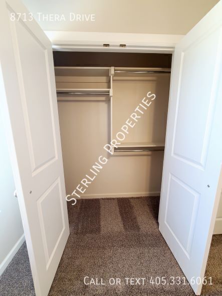 Building Photo - 8713 Thera Dr