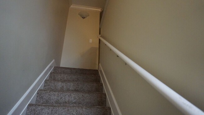 Building Photo - 3406FBarack