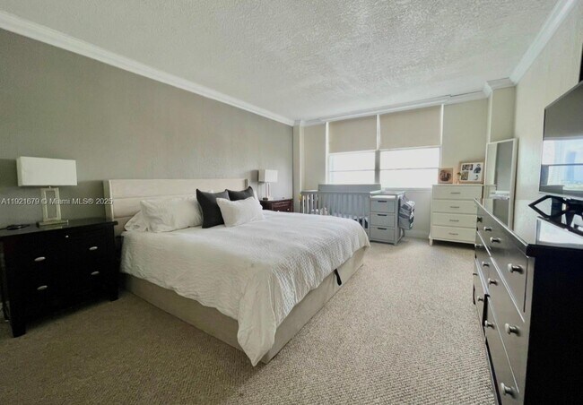 Building Photo - 2851 NE 183rd St