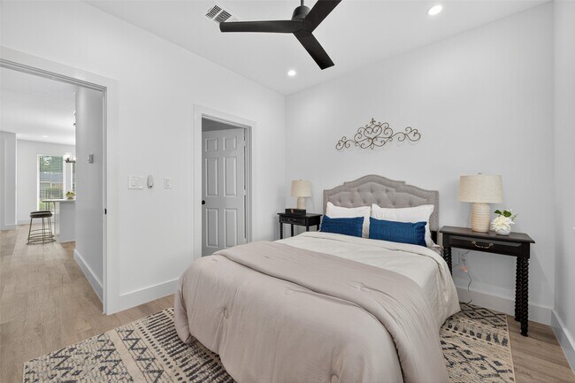 Building Photo - 5027 Willow Glen Dr