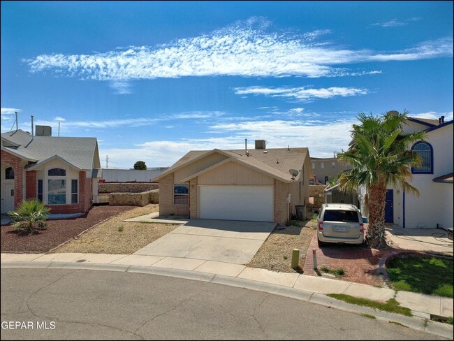 Building Photo - 4100 Tierra Venado Dr
