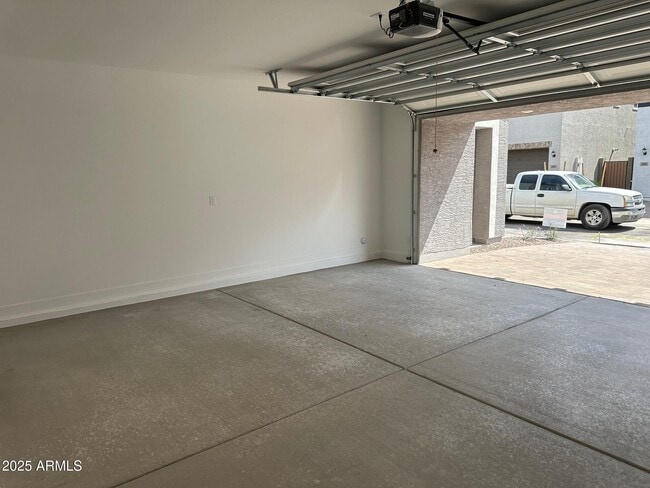 Building Photo - 2466 W Rowel Rd