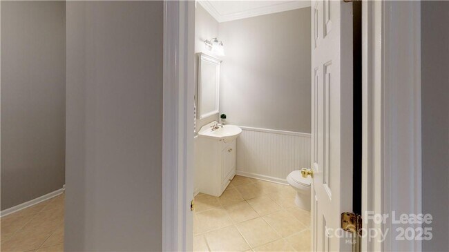 Building Photo - 3709 Colony Crossing Dr